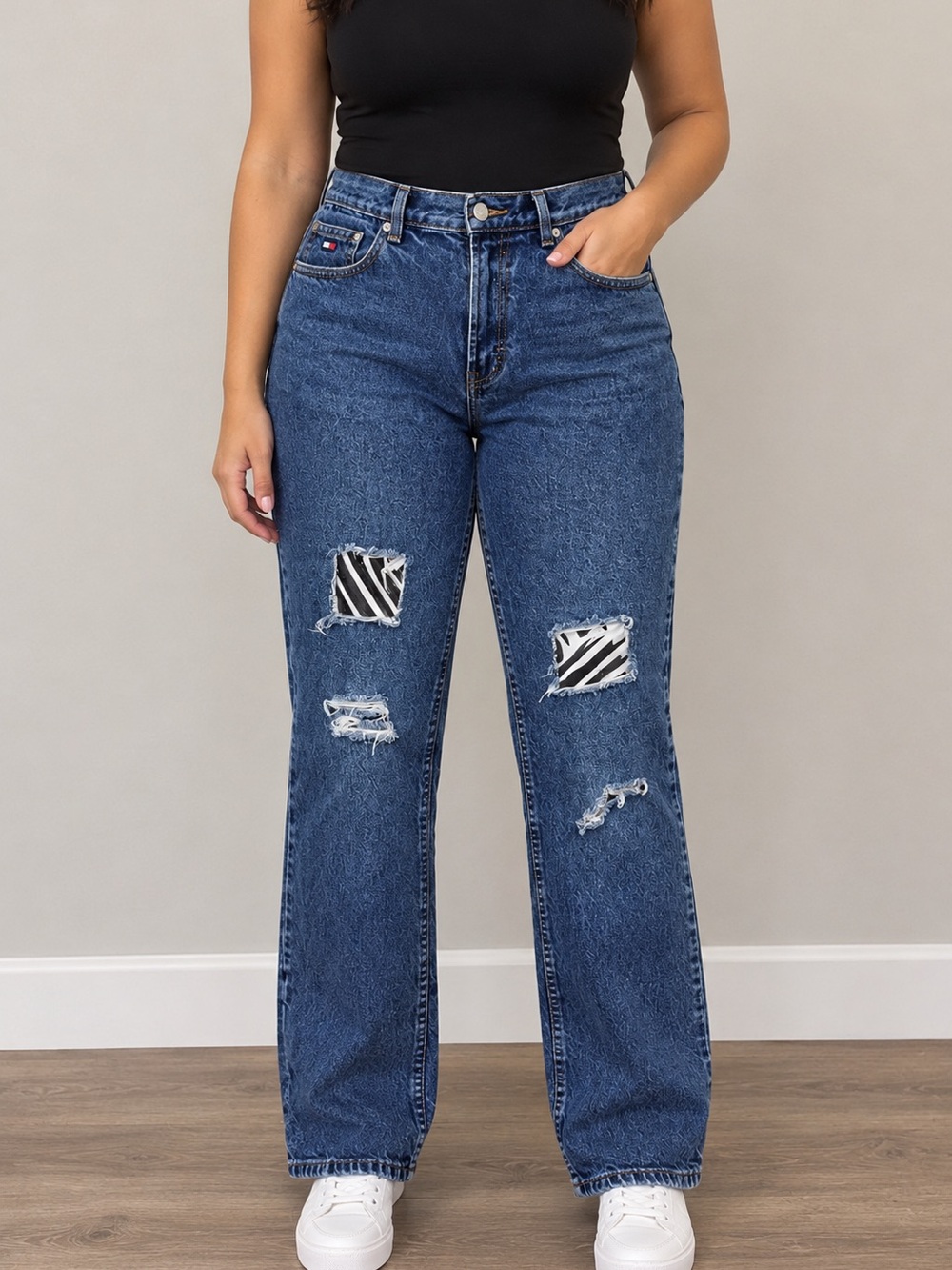 Vintage Tommy Hilfiger Distressed Zebra Patch Jeans Women’s Approx. Size 8